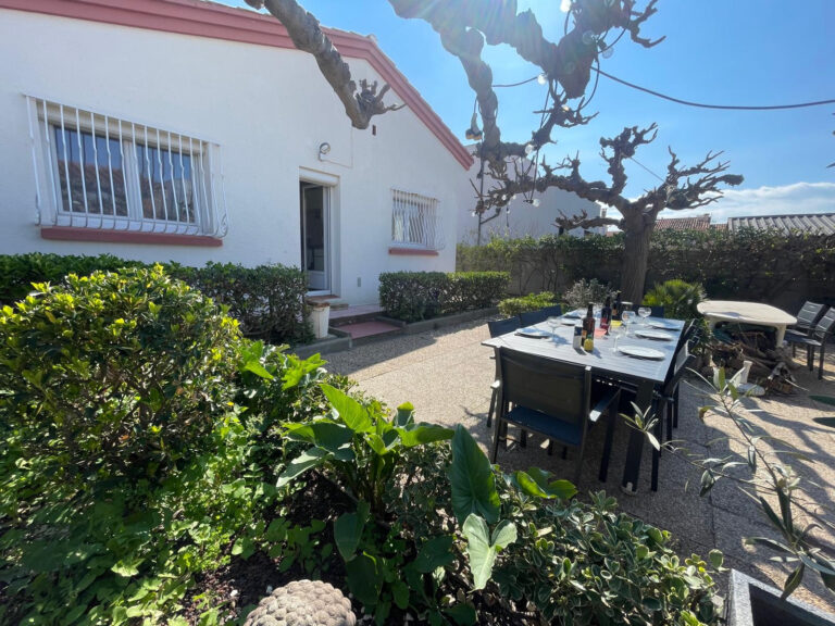 LE BARCARES Villa typique BARCARESIENNE entre la village et LE PORT !