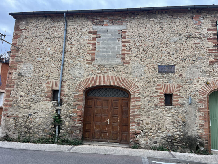 Grange à aménager.