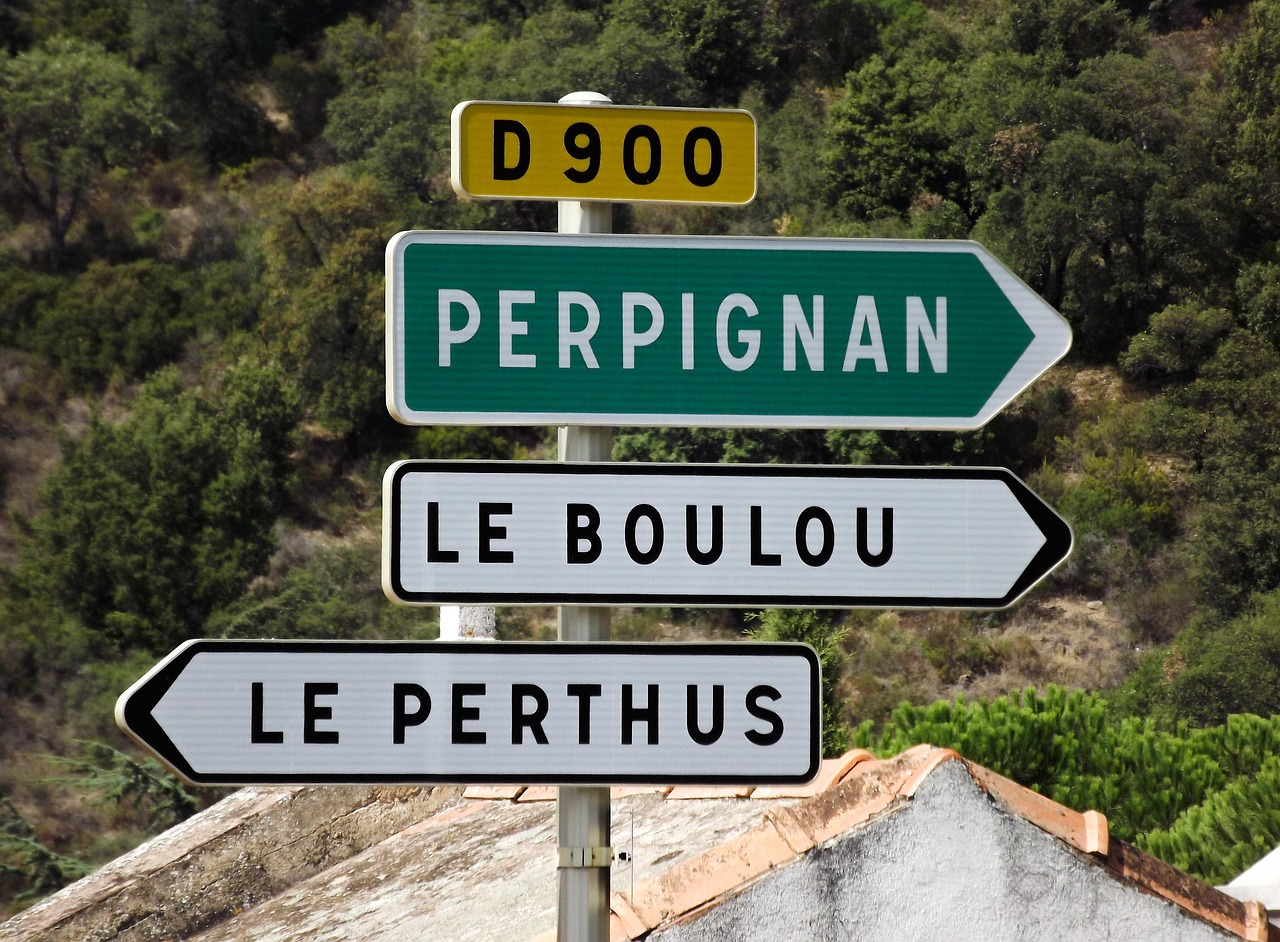 traffic sign, city, le perthus, le boulou, perpignan, urban, direction, road, travel, destination, national 900, france, spain, border, perpignan, perpignan, perpignan, perpignan, perpignan