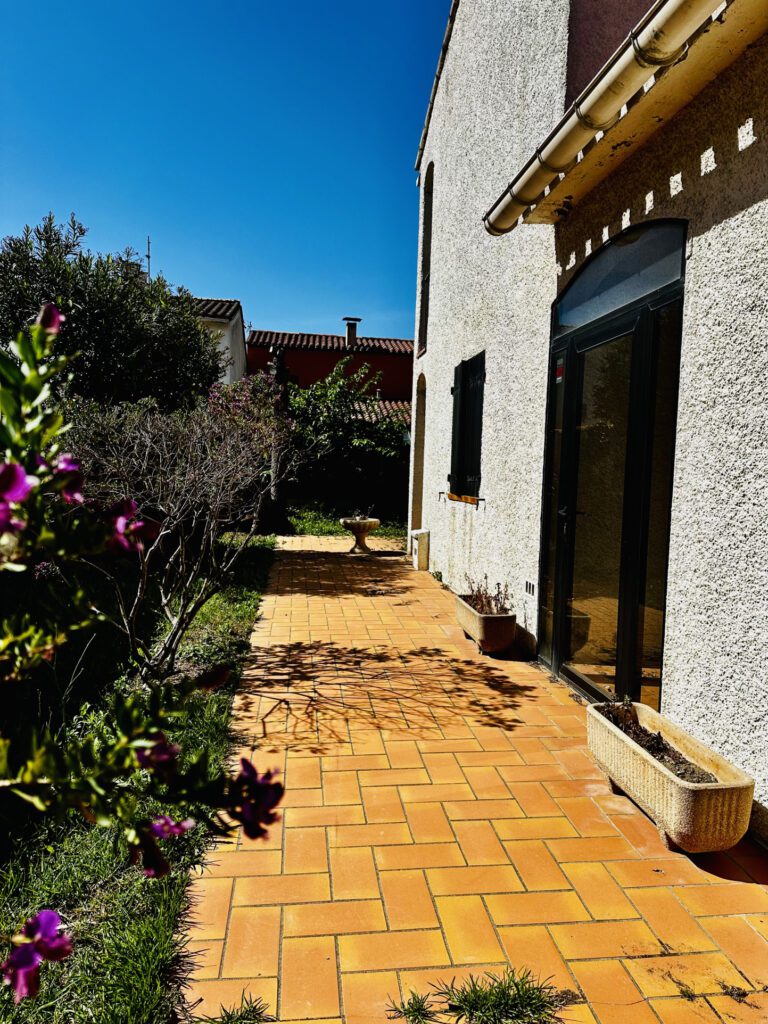 Maison familiale en 3 faces de type T6