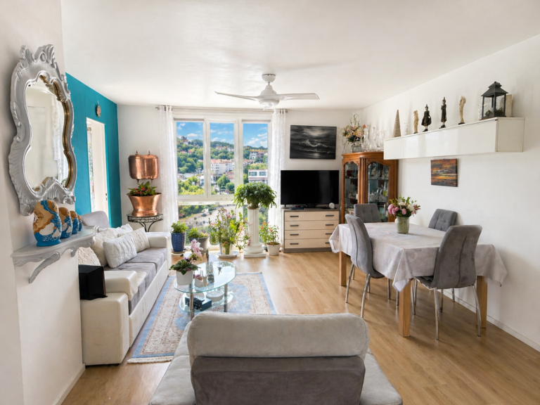 Appartement traversant lumineux