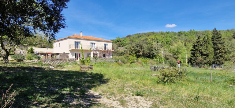 A BELESTA - VILLA 4 FACES SUR GRANDE PARCELLE ARBORE