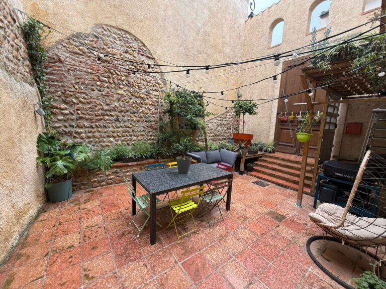 Maison de village atypique avec joli patio