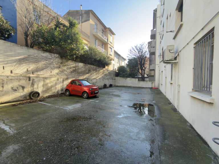 Parking à louer dans résidence a Perpignan
