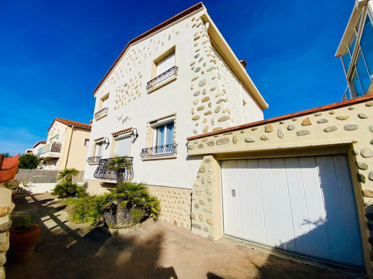 Le Barcarès Village   Maison 3 faces avec jardin et grand garage à 2 minutes à pied de la plage !