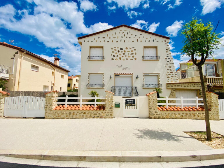 Le Barcarès Village   Maison 3 faces avec jardin et grand garage à 2 minutes à pied de la plage !