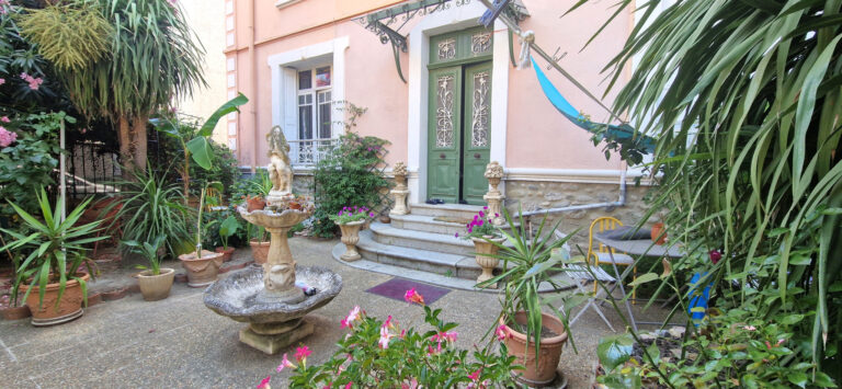 ILLE SUR TET - APPARTEMENT 118M2 T3 / T4 RDC AVEC COUR + JARDIN