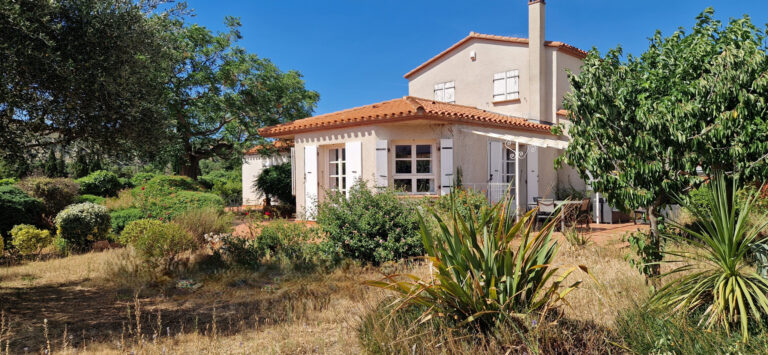 ILLE SUR TET  - VILLA INDEPENDENTE SUR 1 600 M2 AVEC GRAND GARAGE