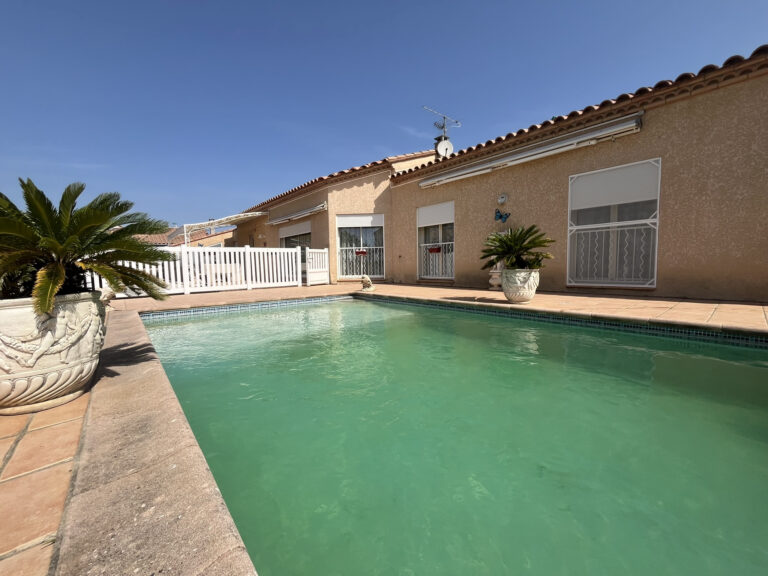 Superbe villa 4 faces de plain-pied — Type F5 avec piscine et garage