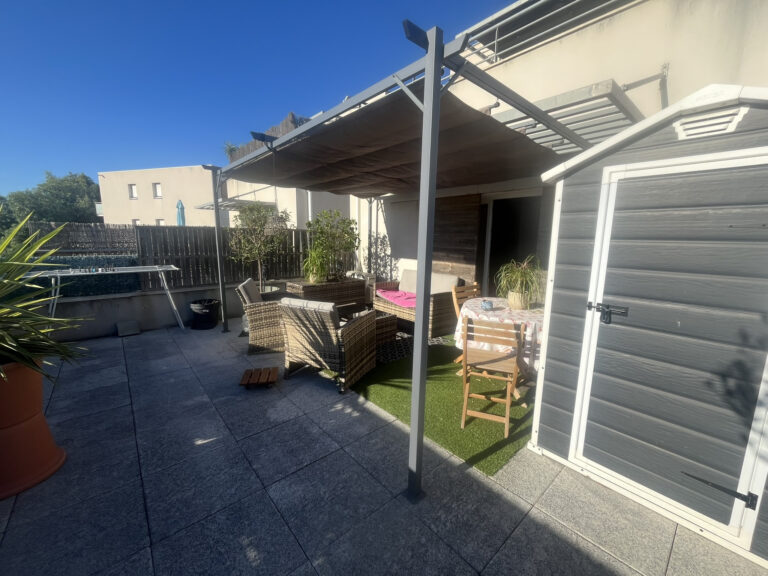 APPARTEMENT DE TYPE F3 + TERRASSE et PARKING