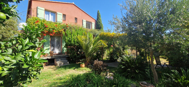 Maison 4 faces de 170 m2 avec jardin arboré à Ille-sur-Têt